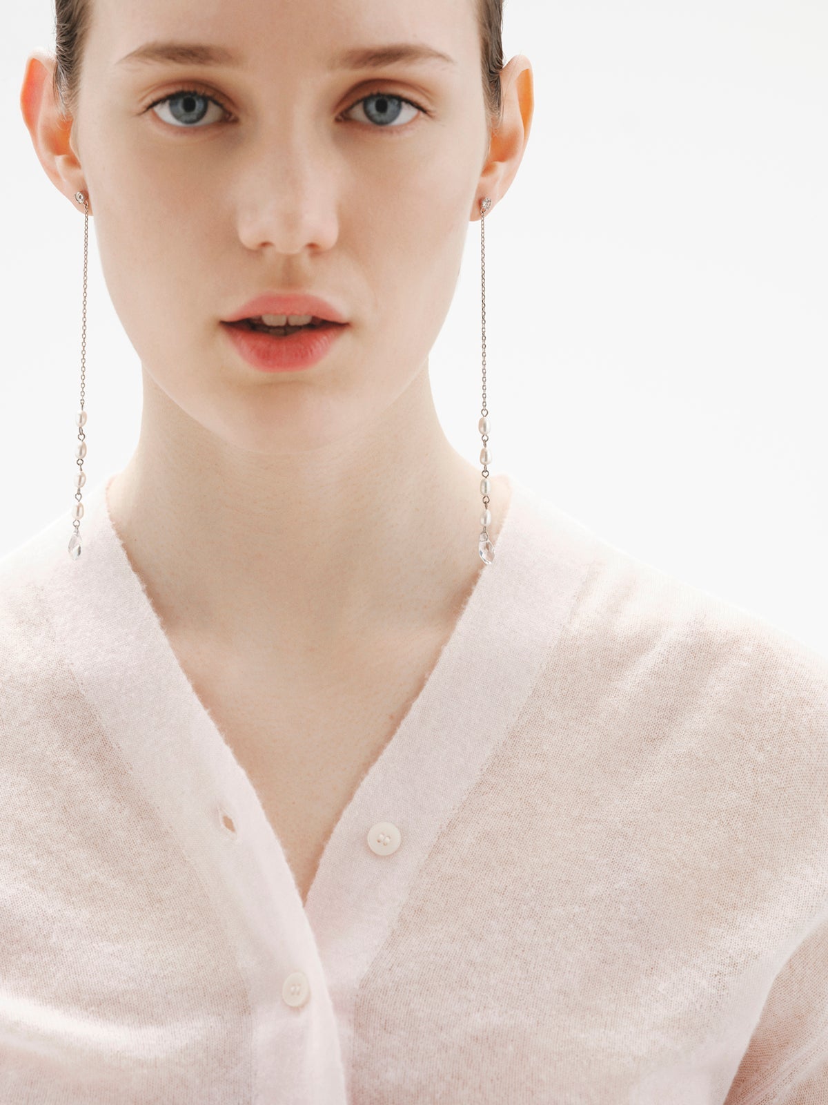 Long earrings with baroque pearls and crystals