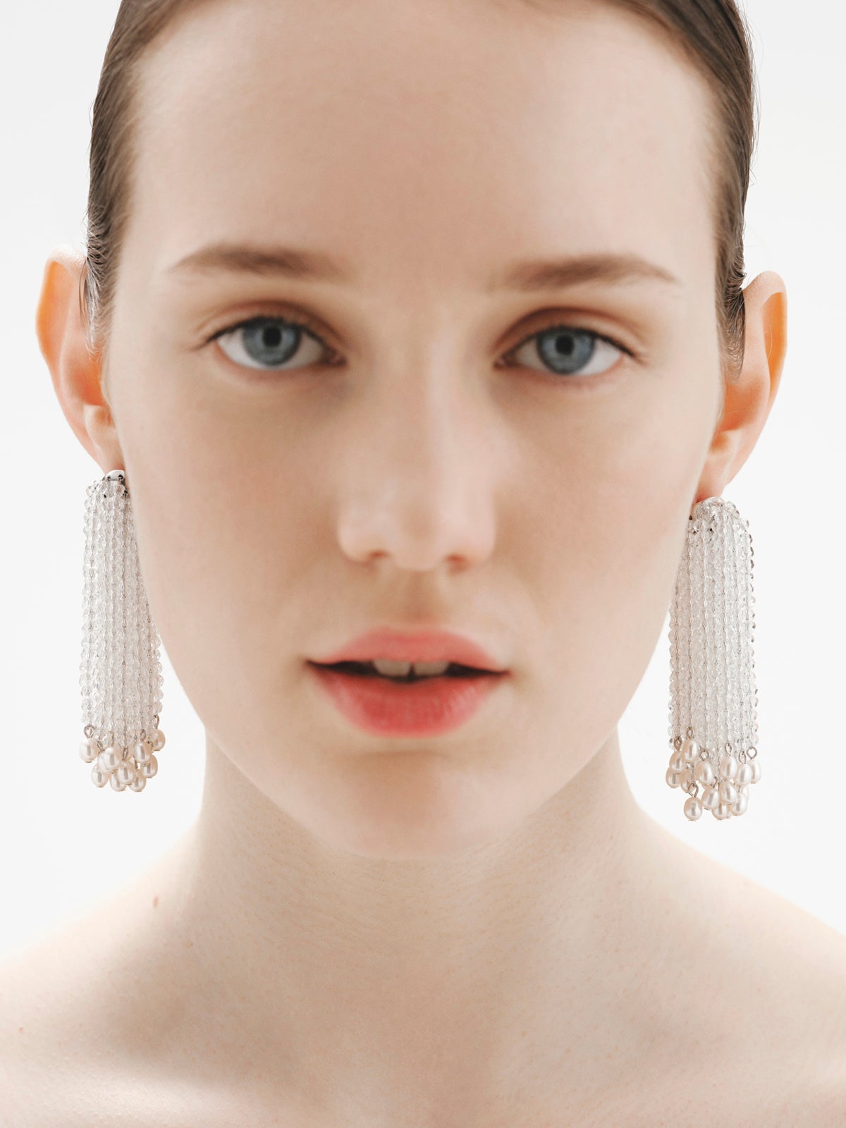 Cascading slopes with baroque pearls and crystals