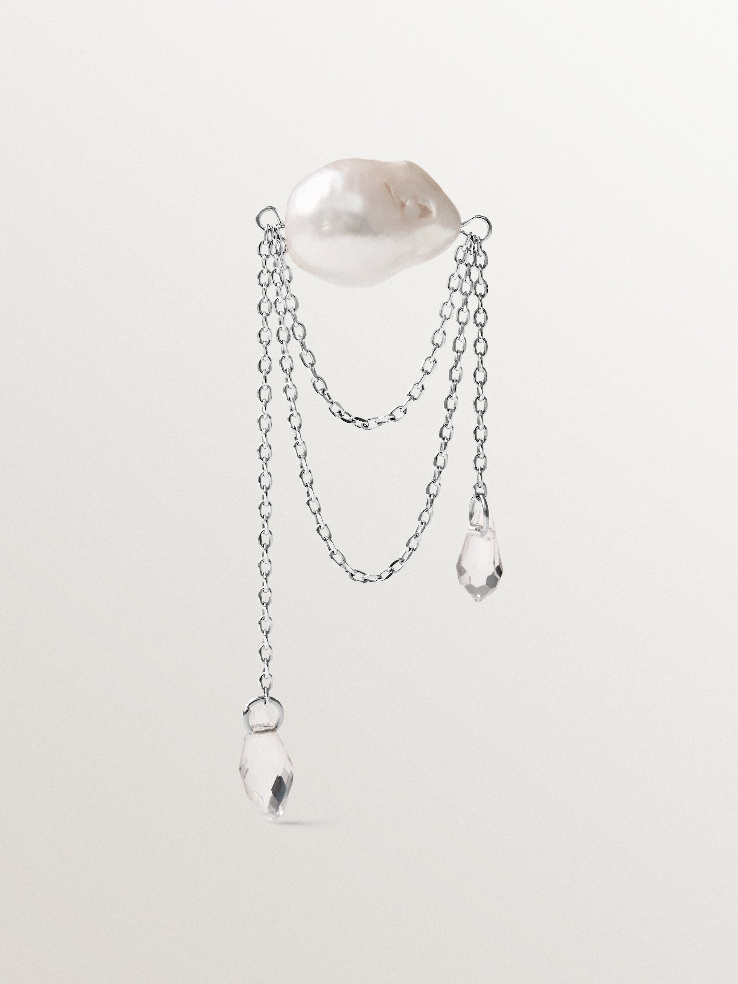 Stud earring with baroque pearls and crystals