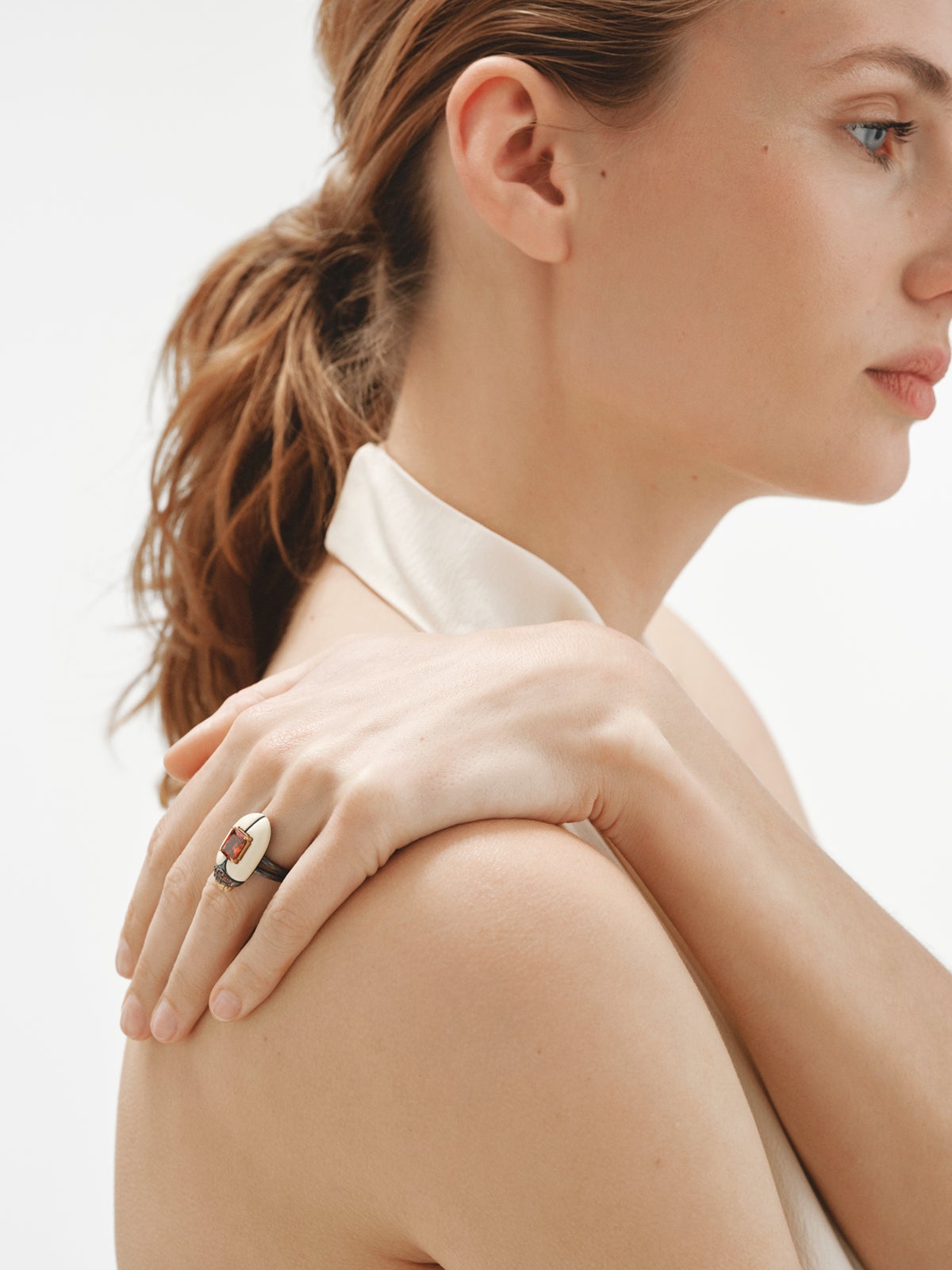 Yellow gold-plated ring with crystals and scarab shape