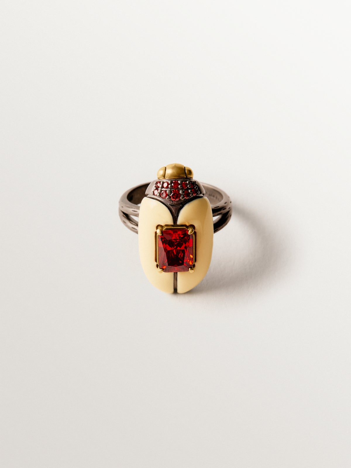 Yellow gold-plated ring with crystals and scarab shape