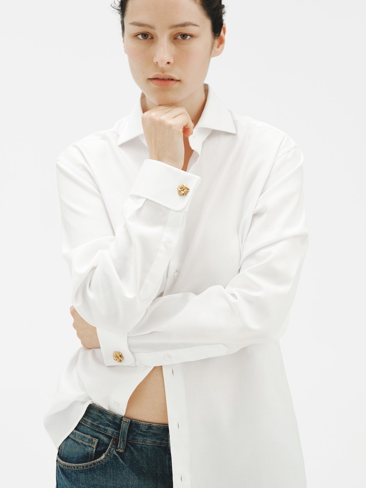 Yellow gold-plated cufflinks with crystals and flower shape