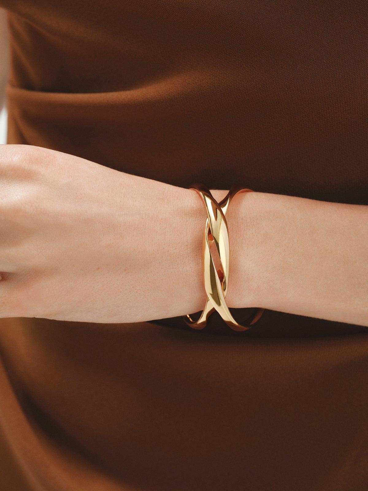 Yellow gold-plated gimmel bracelet