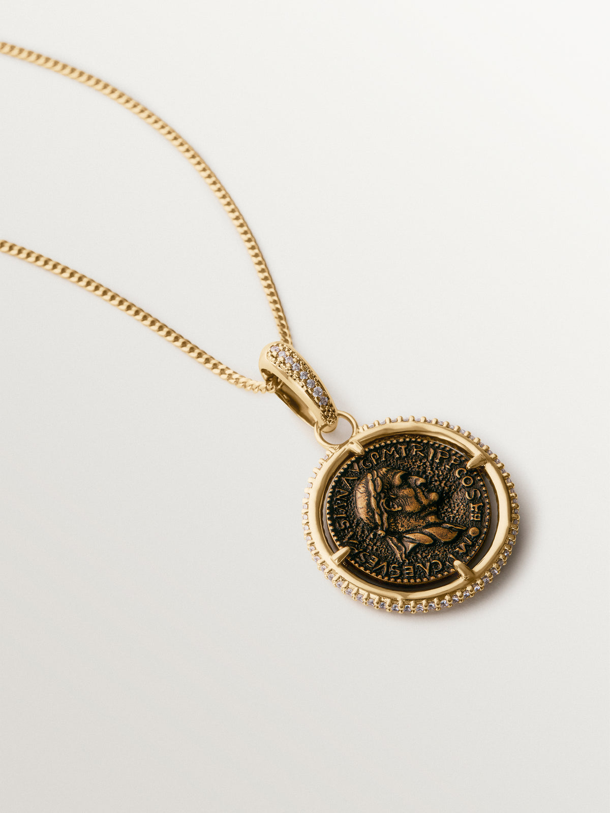 18K yellow gold-plated charm with coin
