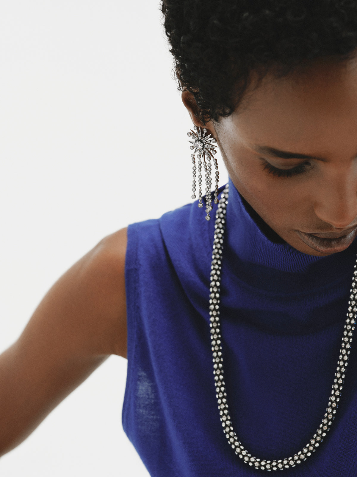 Long tube-shaped necklace with crystals