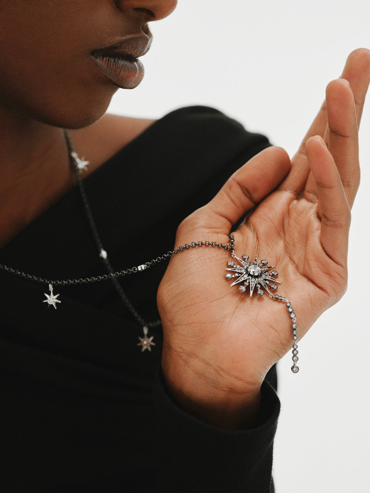 Two-tone necklace with crystals and stars
