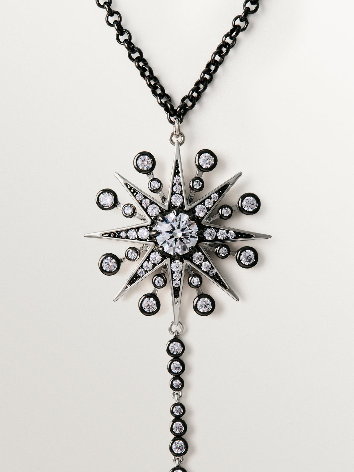 Two-tone necklace with crystals and stars