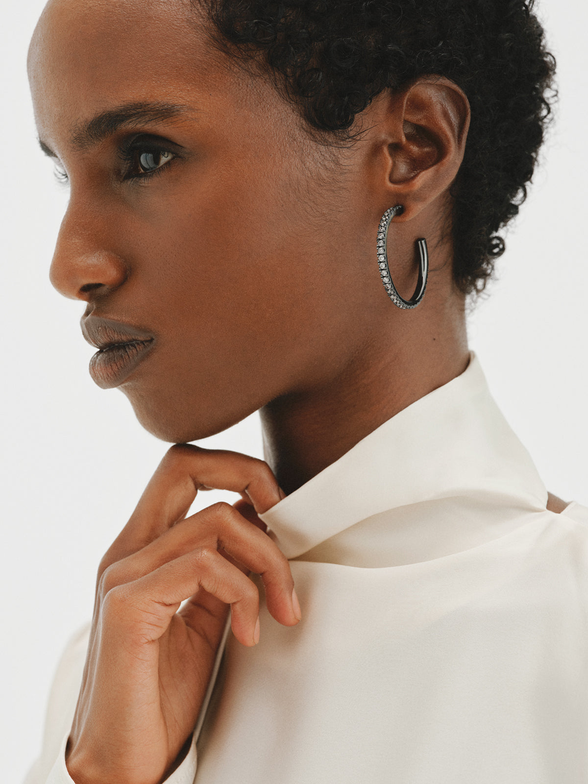Medium hoop earrings with crystals