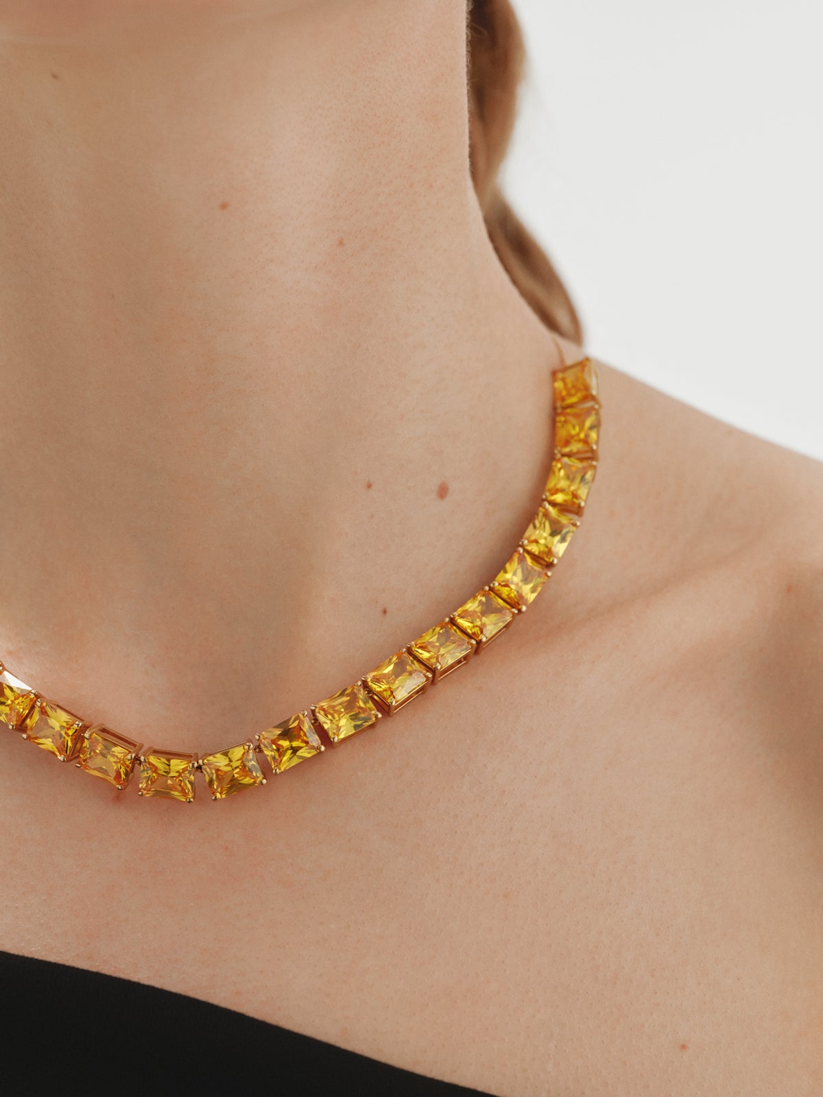 Yellow gold-plated necklace with yellow crystals
