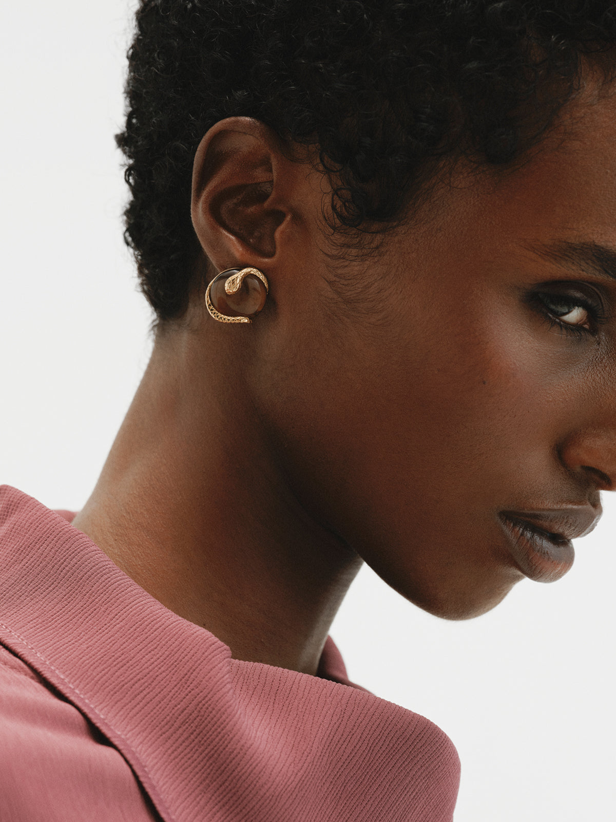 Yellow gold-plated earrings with brown crystal