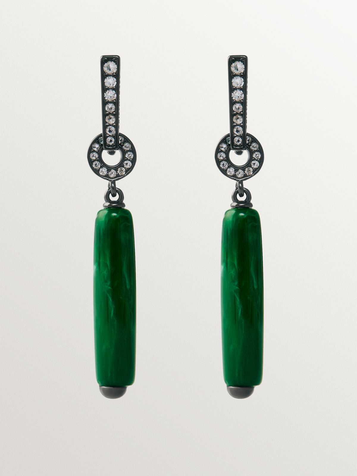 Long earrings with brushed finish, green resin and crystals