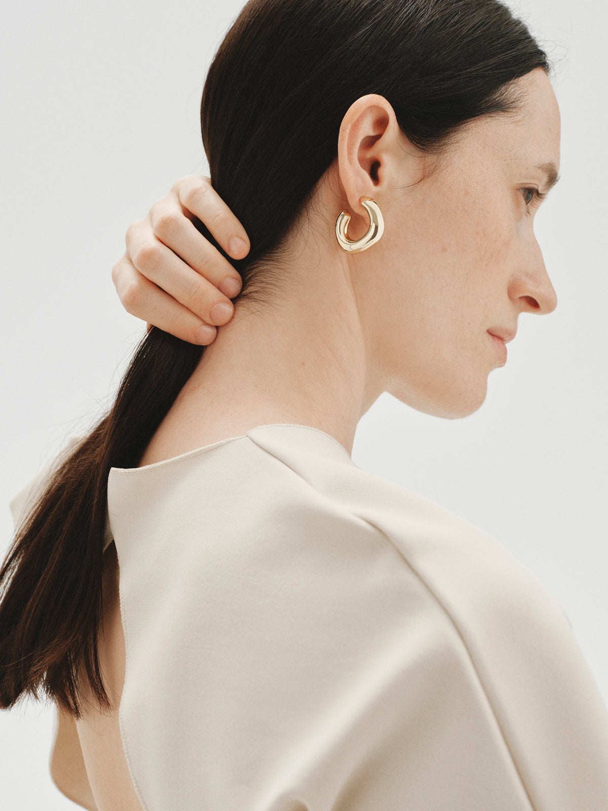 Small yellow gold-plated square hoop earrings