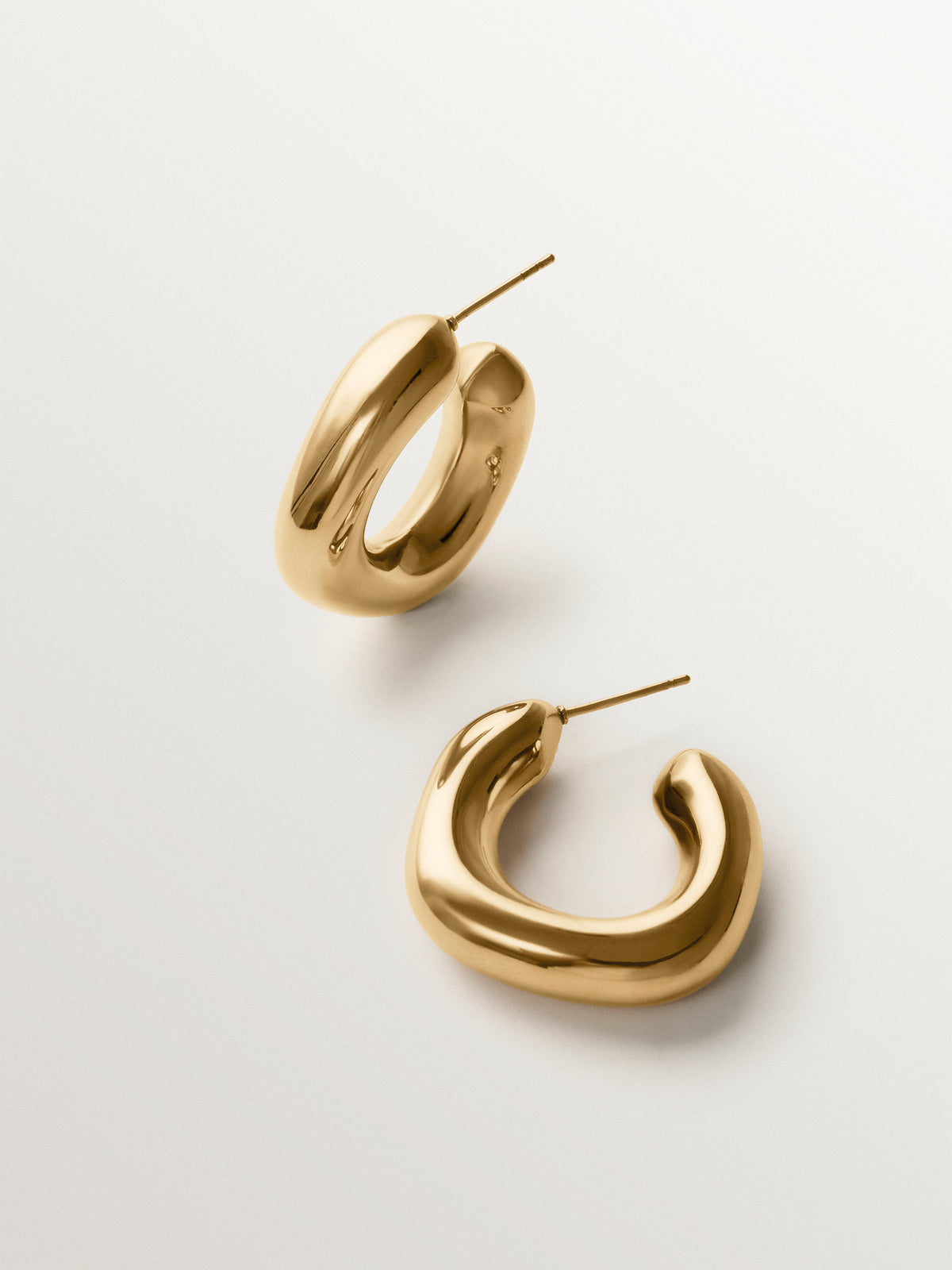 Small yellow gold-plated square hoop earrings