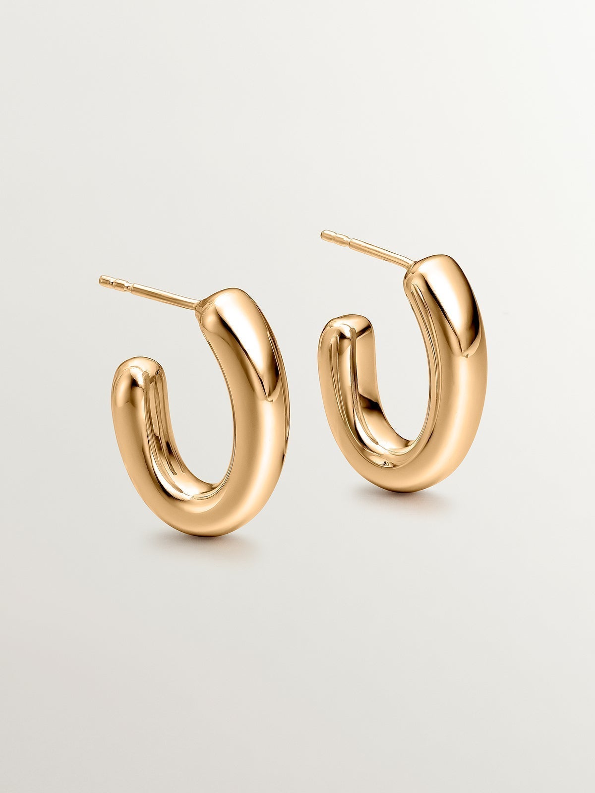 Small oval hoop earrings in 925 silver coated in 18K yellow gold