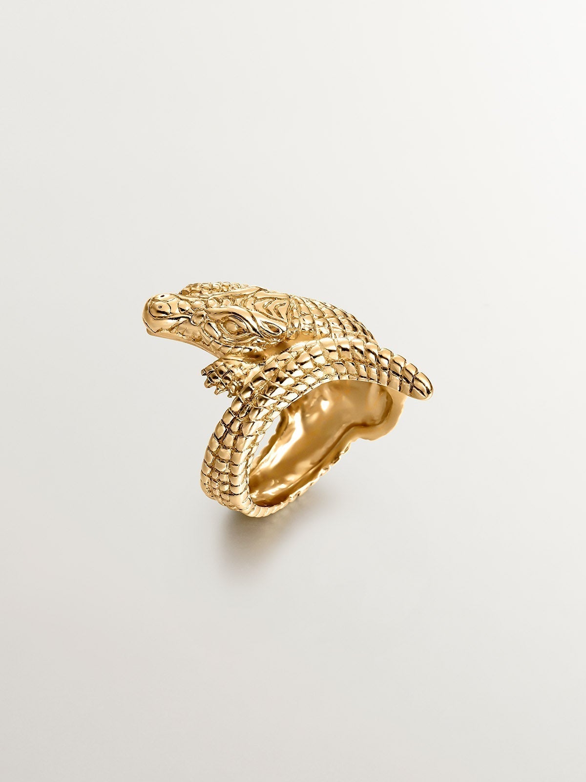 925 Silver wide ring, dipped in 18K yellow gold, in the shape of a crocodile.