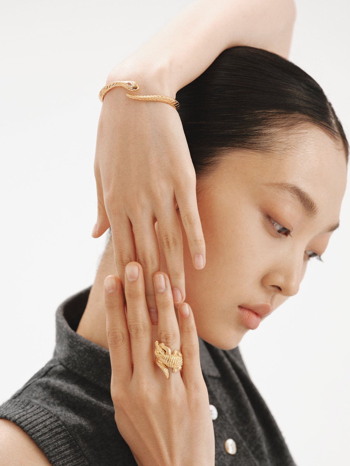 925 Silver wide ring, dipped in 18K yellow gold, in the shape of a crocodile.