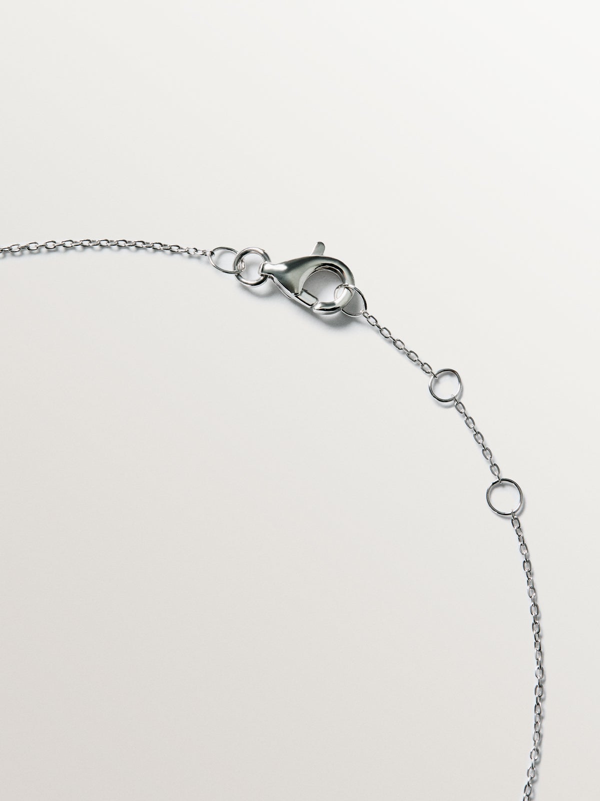 18K white gold solitaire pendant with 0.15ct diamond