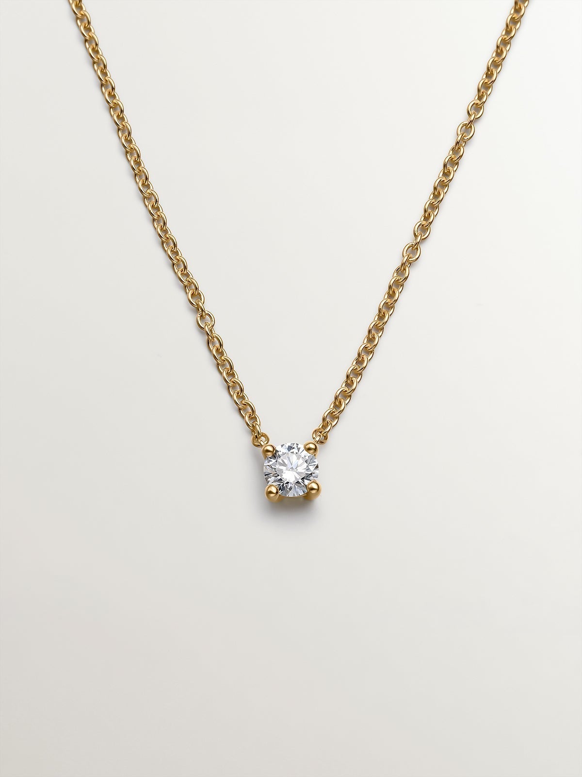 18K yellow gold solitaire pendant with 0.15 ct diamond