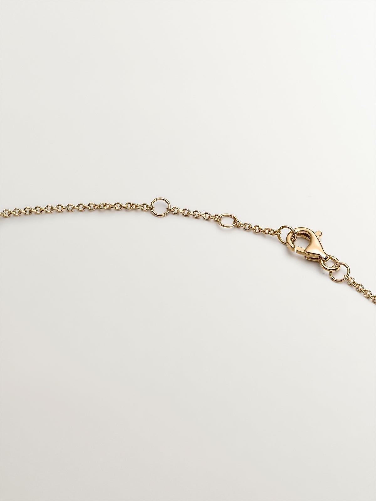 18K yellow gold solitaire pendant with 0.15 ct diamond