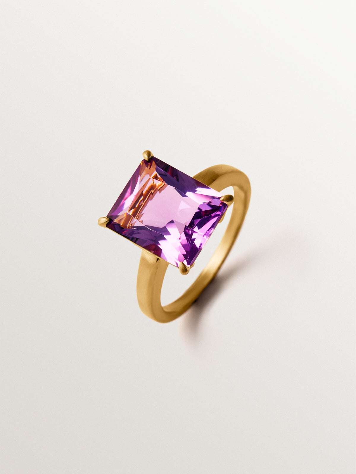 18K yellow gold plated 925 silver ring with pink amethyst