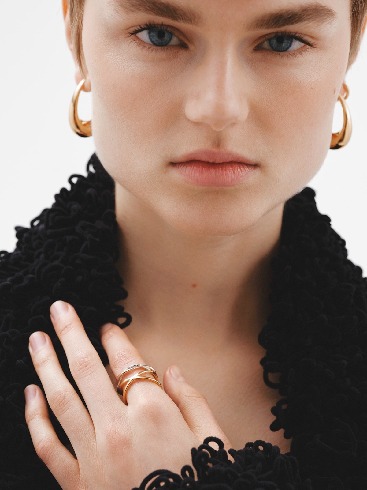 Double twisted ring made of 925 silver bathed in 18K rose gold.
