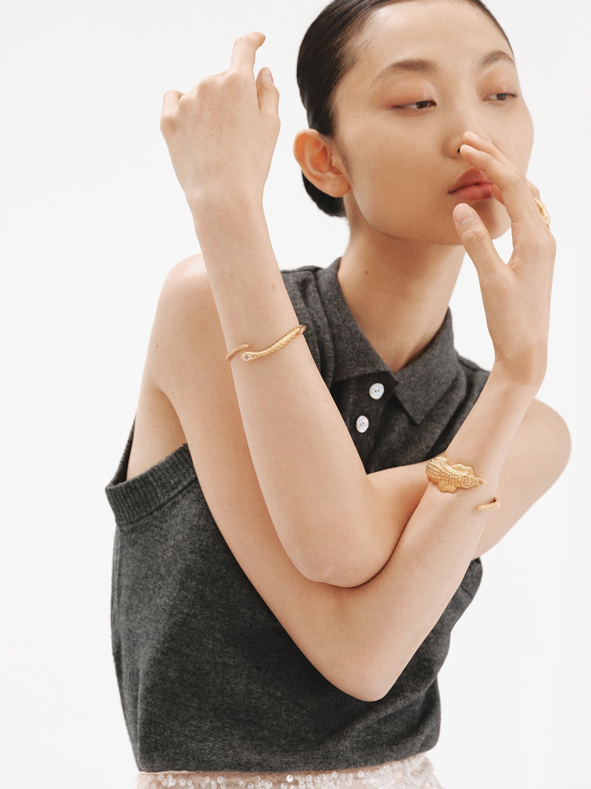 925 Silver bracelet bathed in 18K yellow gold with a crocodile shape.
