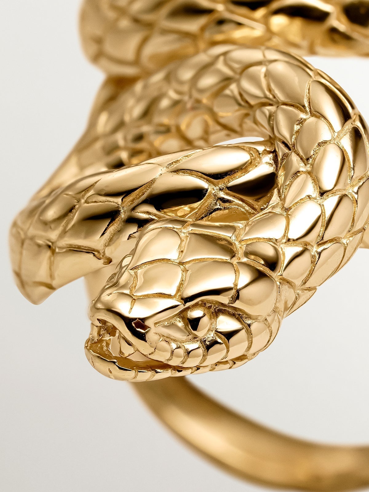 925 Silver Shuttle Ring, gold-plated in 18K Yellow Gold, with a Snake shape.