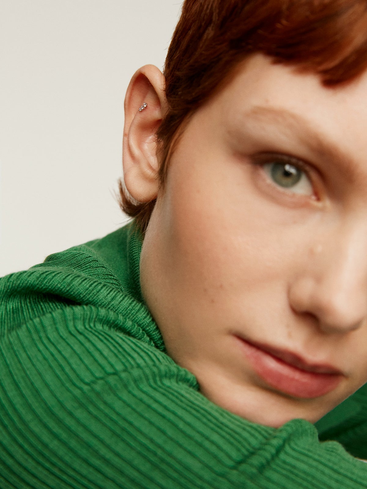 18k white gold piercing with diamonds
