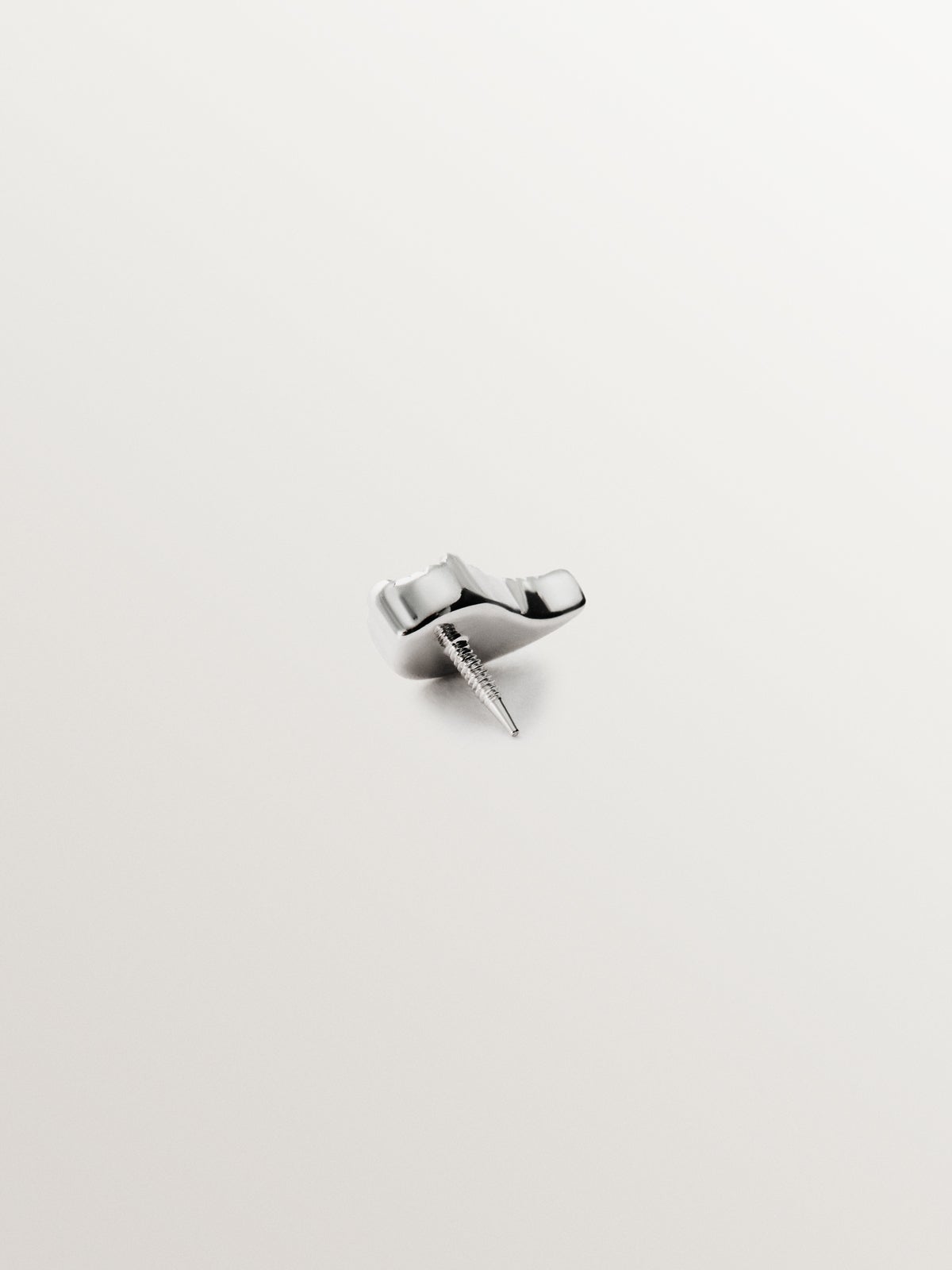 18K white gold teardrop piercing with diamonds