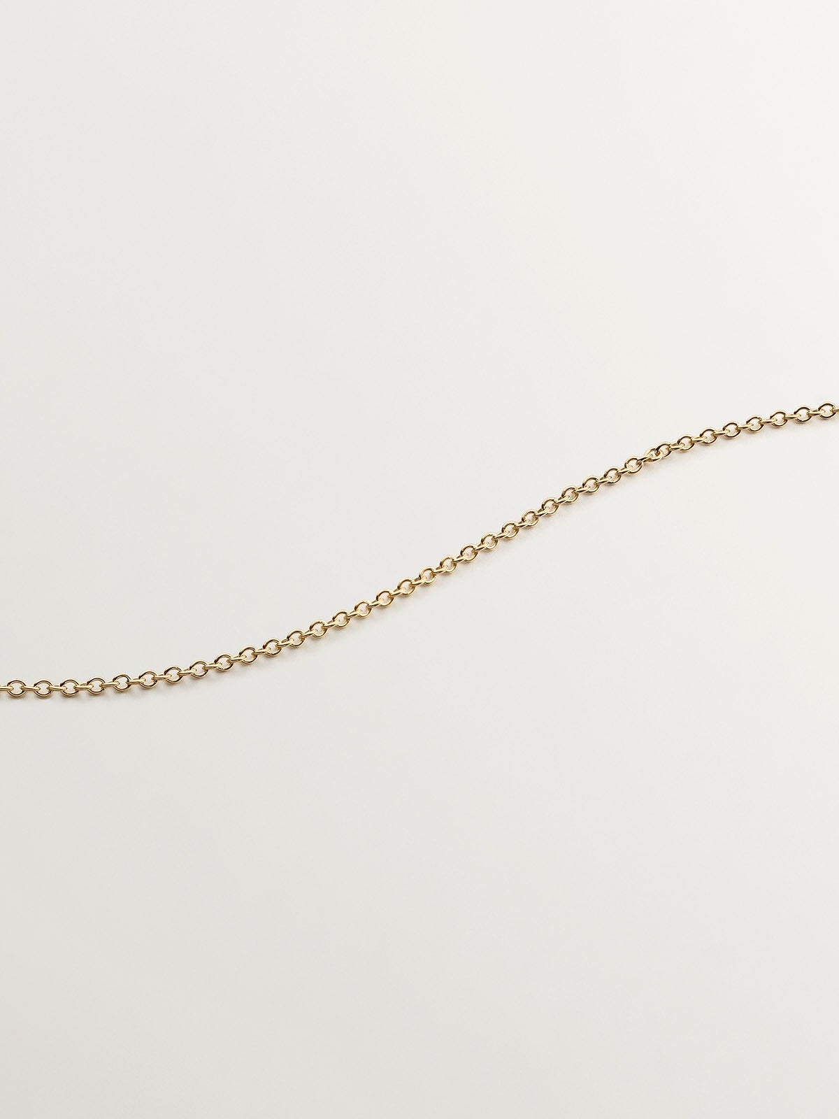 Simple adjustable 925 silver chain bathed in 18K yellow gold.