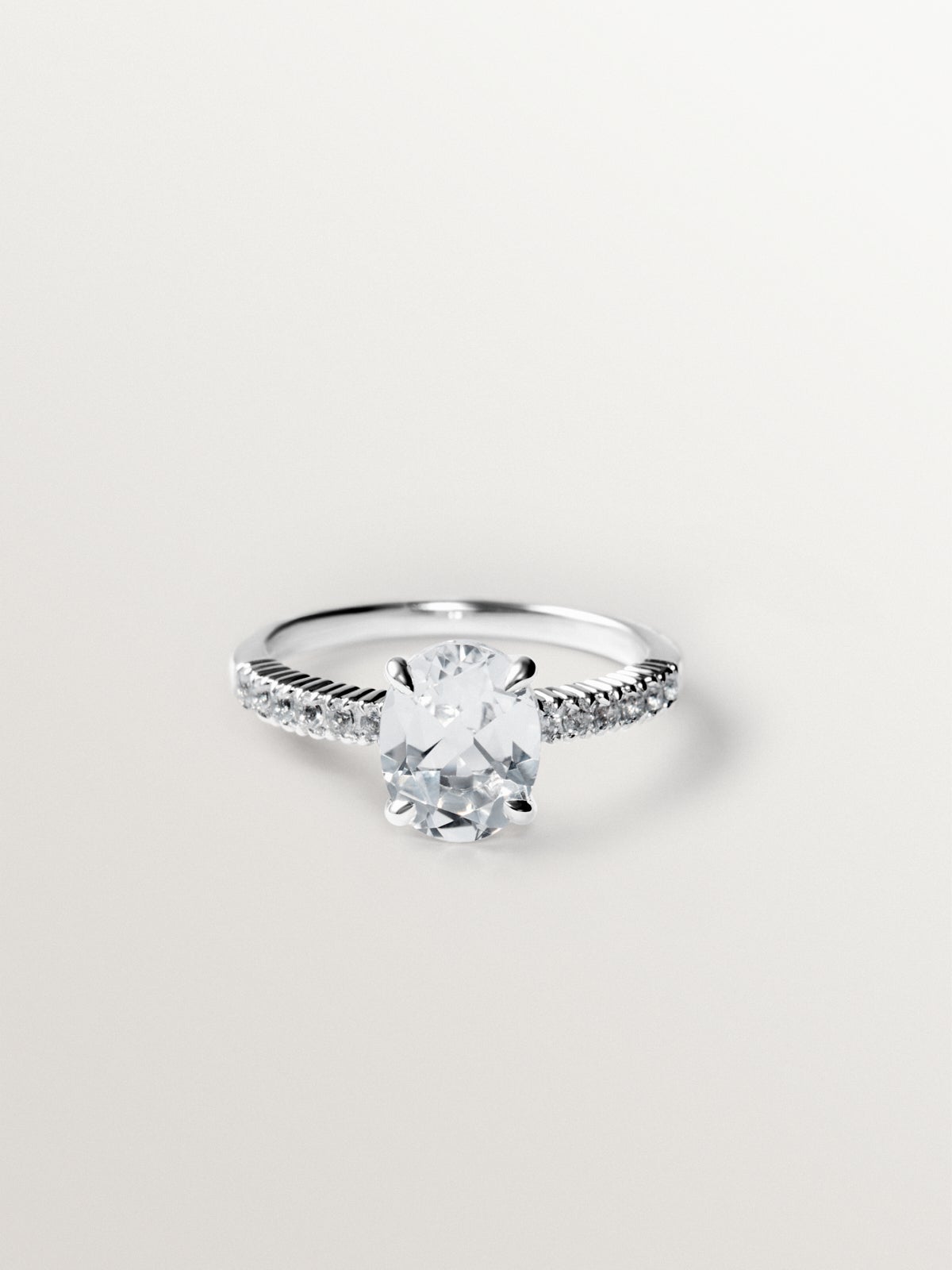925 silver solitaire ring with quartz and white topaz