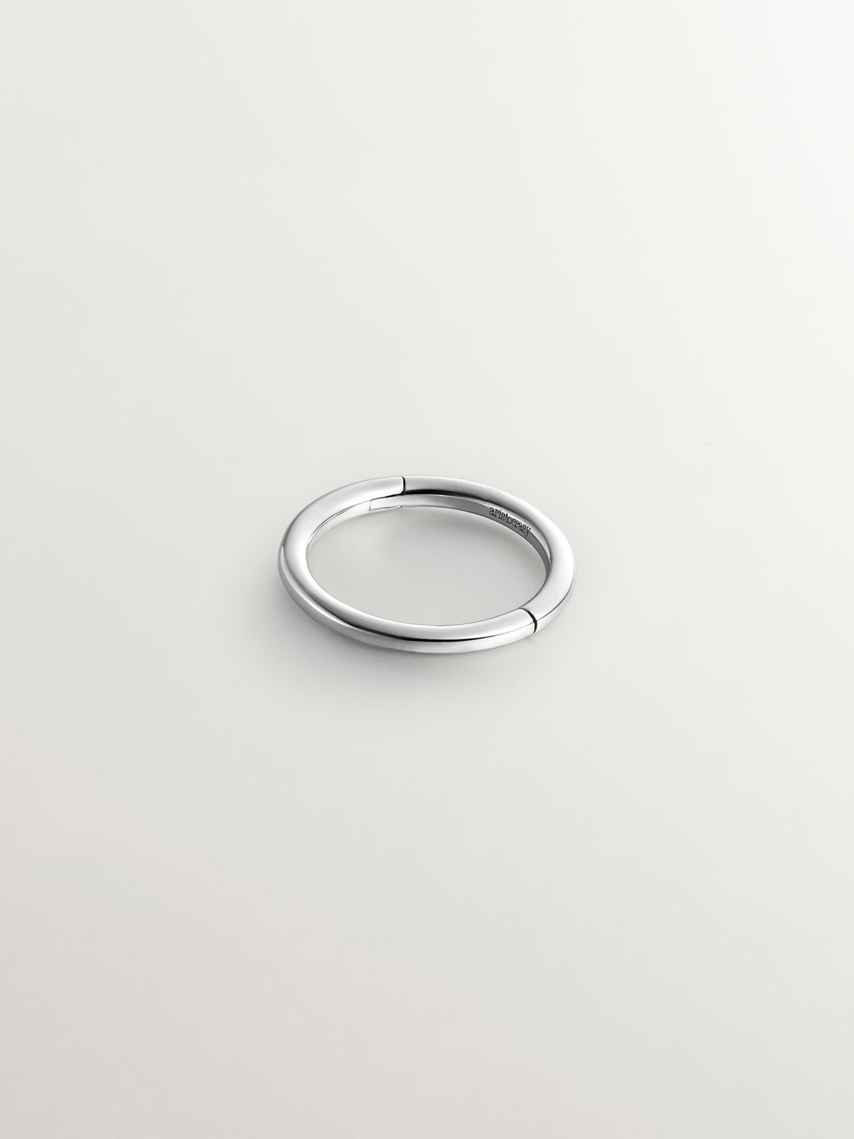Individual Pending of Individual Aro of 18K White Gold