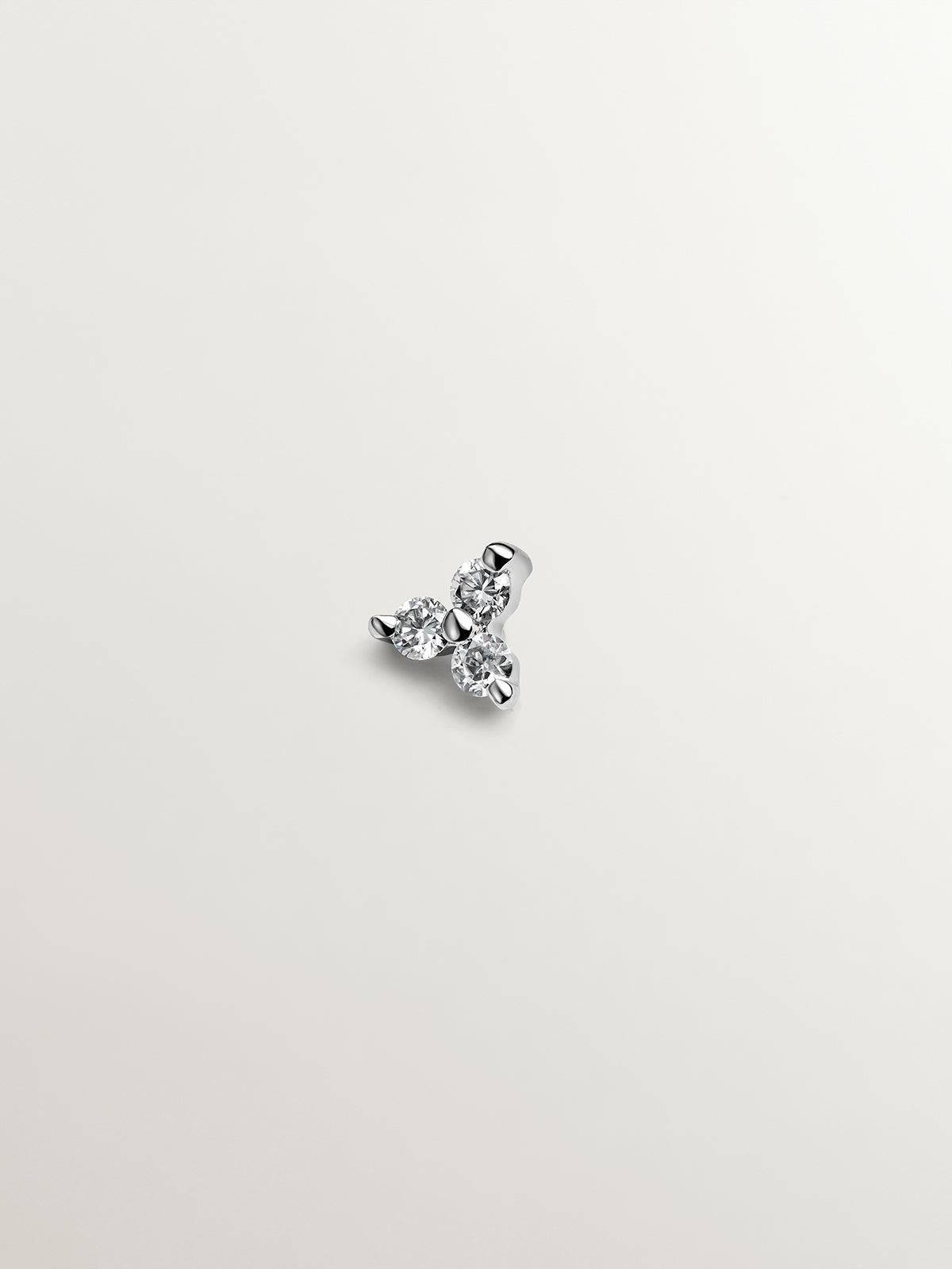 18K white gold piercing with diamond clover