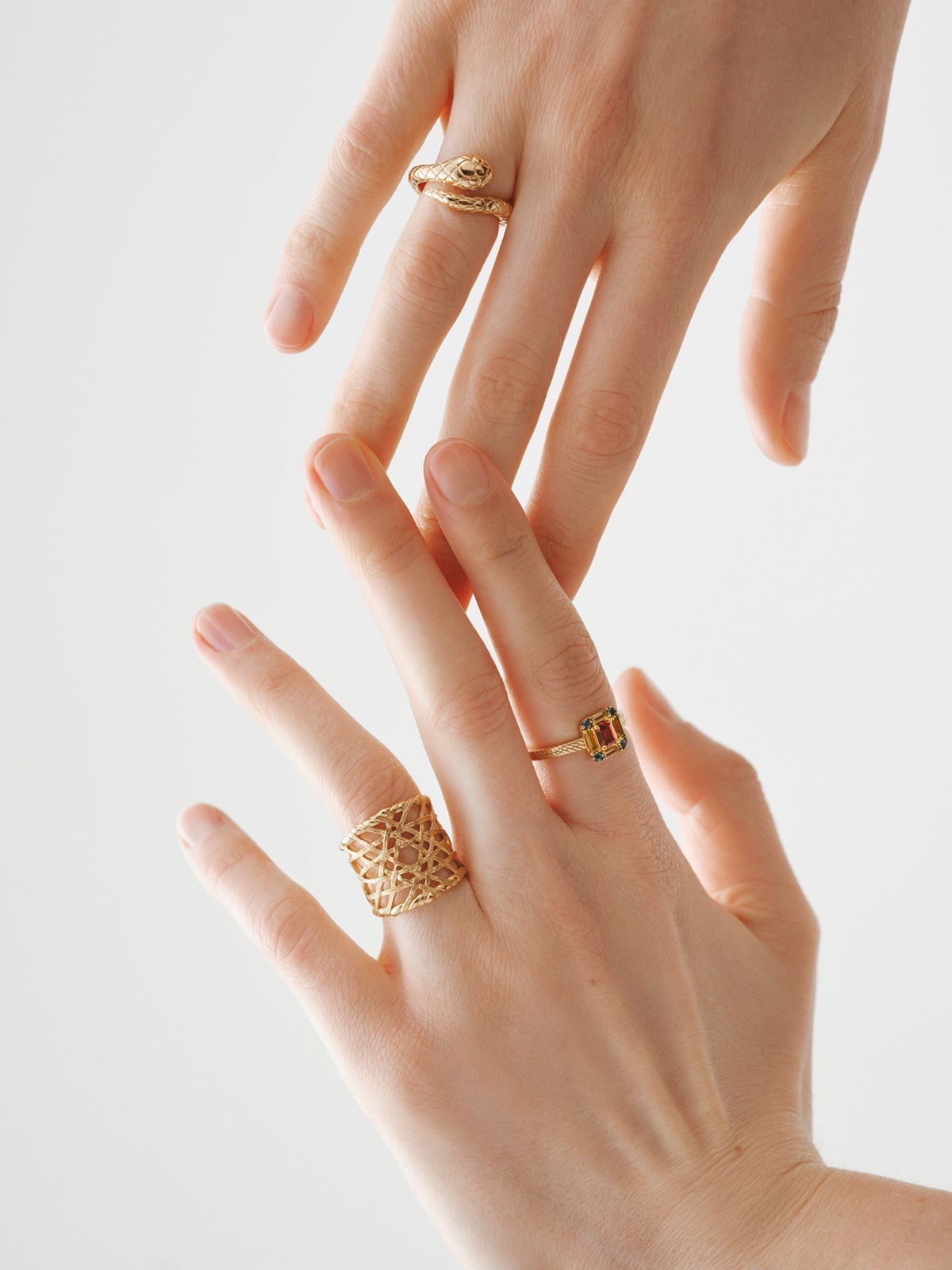 Wide 925 silver ring bathed in 18K yellow gold with wicker texture