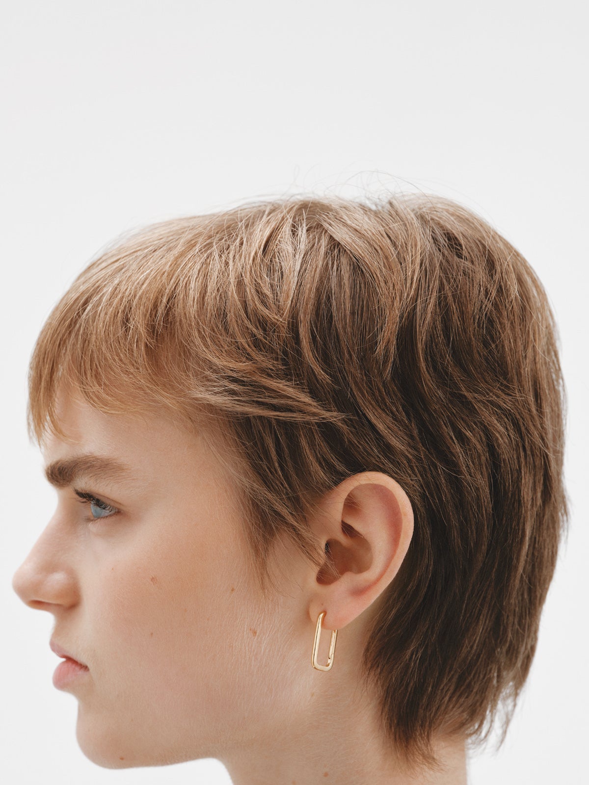 Rectangular earrings made of 925 silver coated in 18K yellow gold.