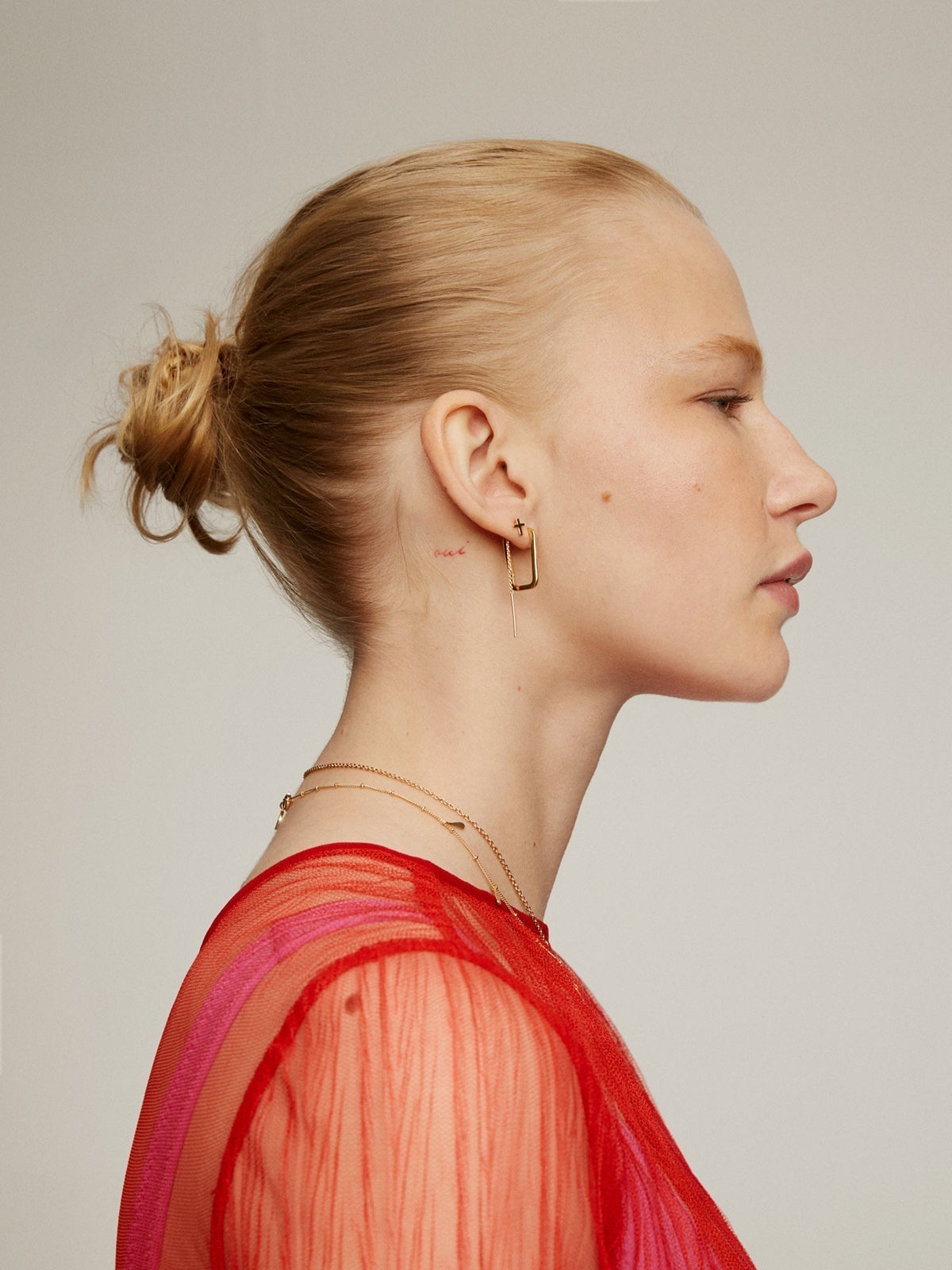 Rectangular earrings made of 925 silver coated in 18K yellow gold.