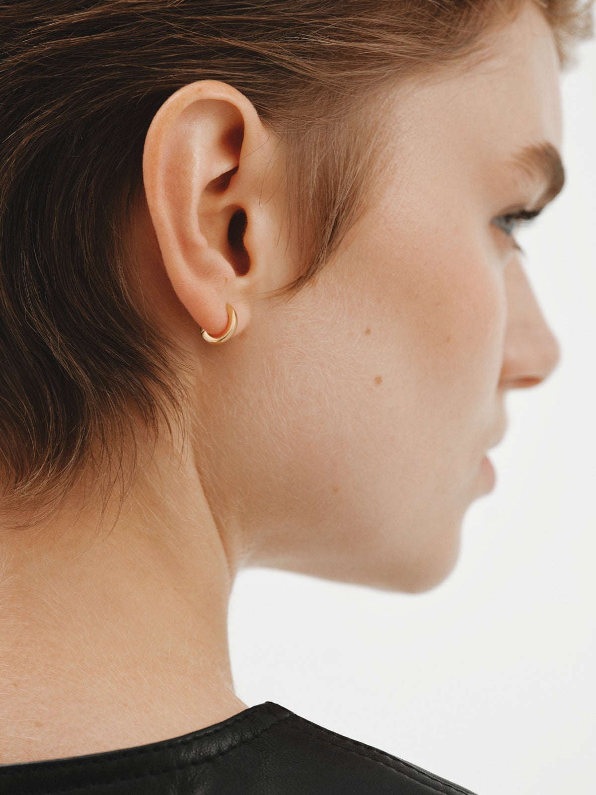 Small hoop earrings made of 925 silver, bathed in 18K yellow gold