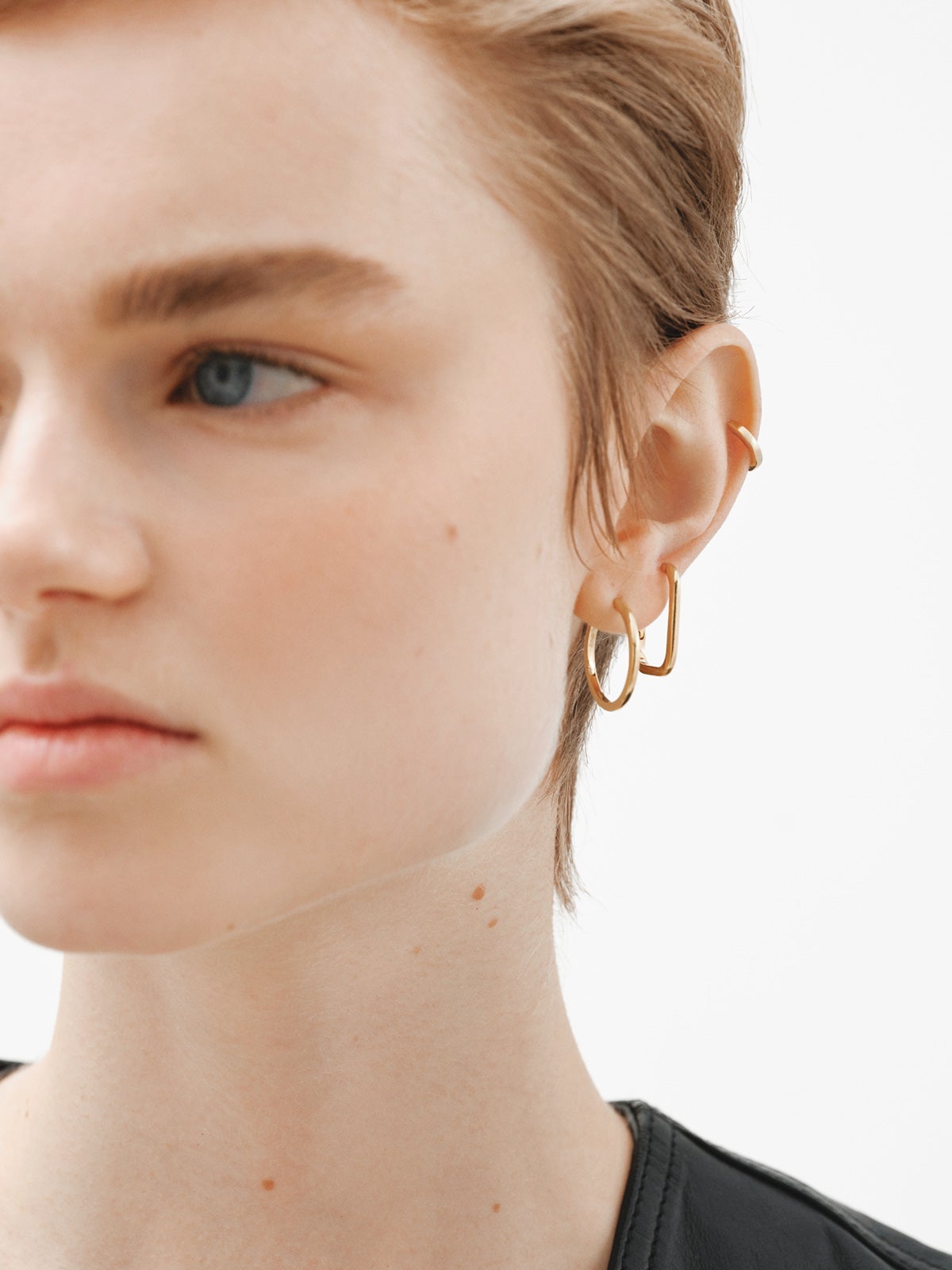 Small hoop earrings made of 925 silver, bathed in 18K yellow gold