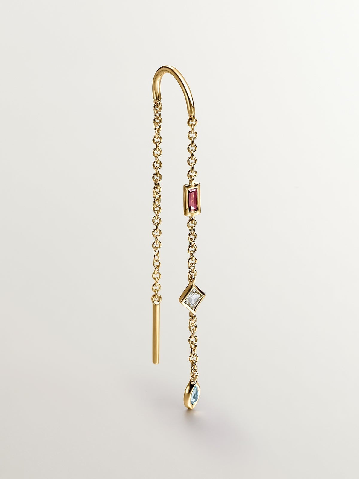 Individual earring made of 925 silver, bathed in 18K yellow gold with rhodolite, quartz and topaz.
