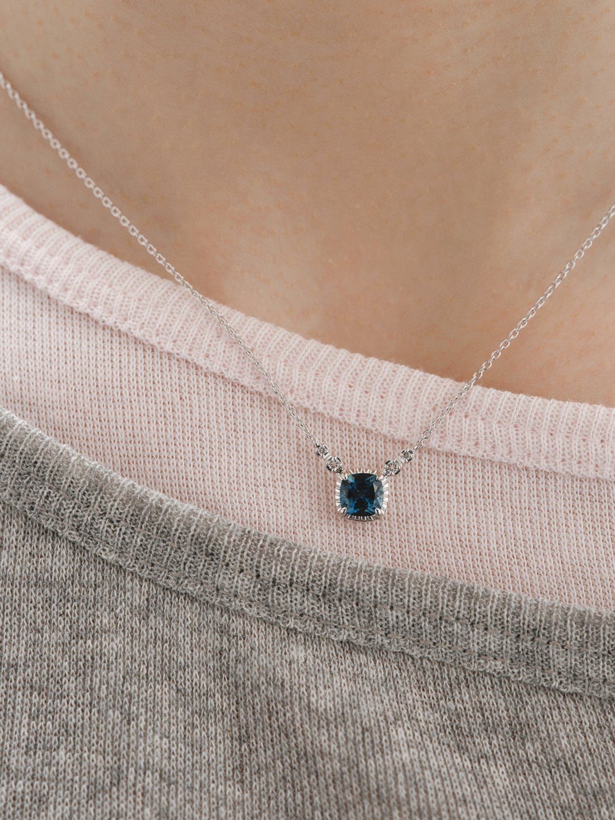 925 Silver Pendant with London Blue and White Topazes