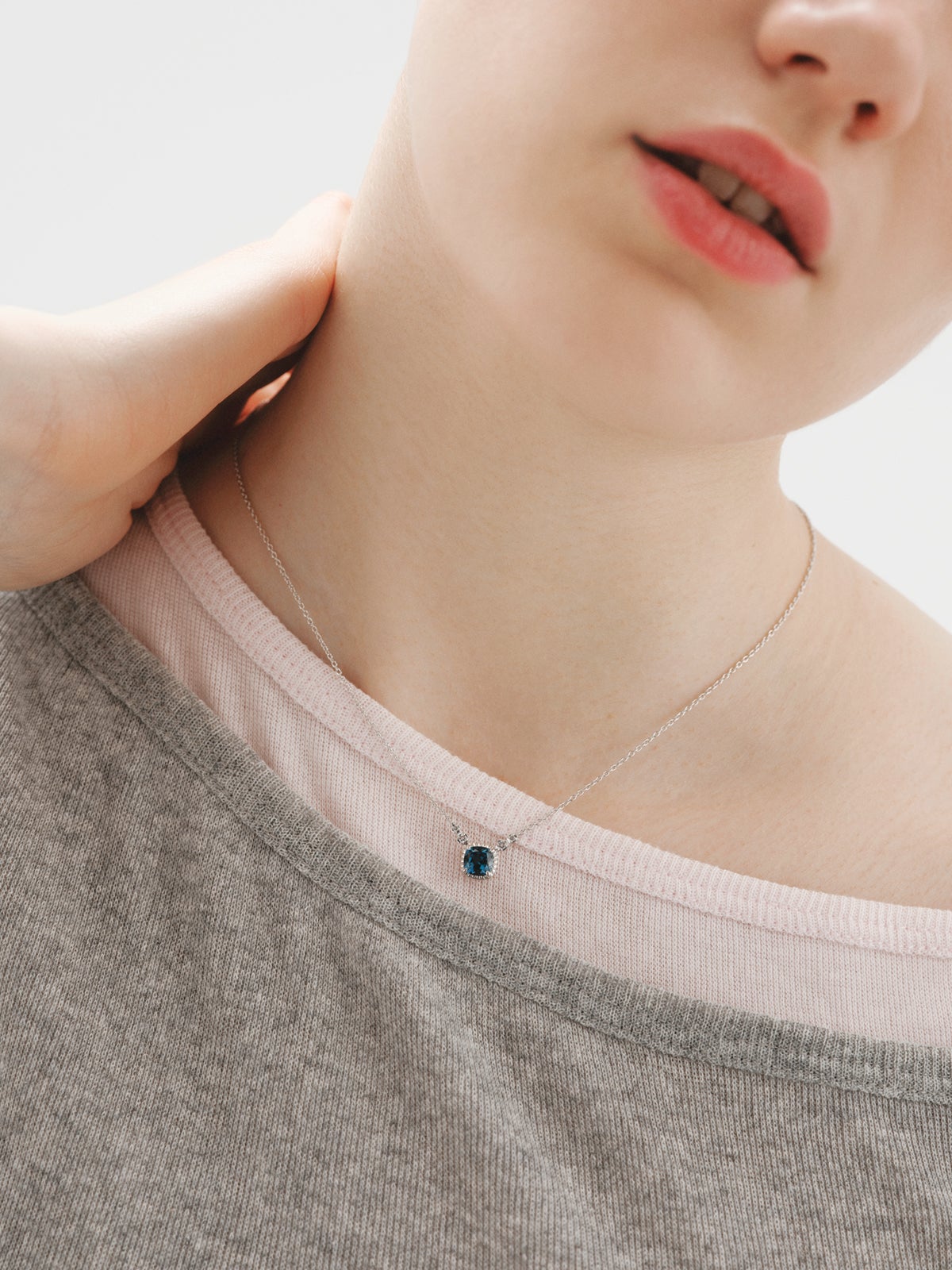 925 Silver Pendant with London Blue and White Topazes