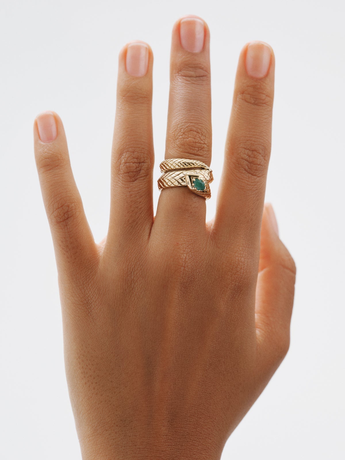 925 silver ring plated in 18K yellow gold with green onyx and in the shape of a snake