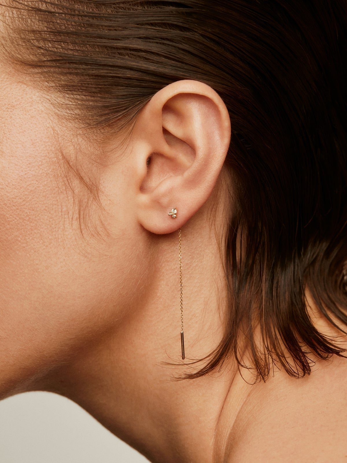 18K yellow gold single earring with chain and diamonds
