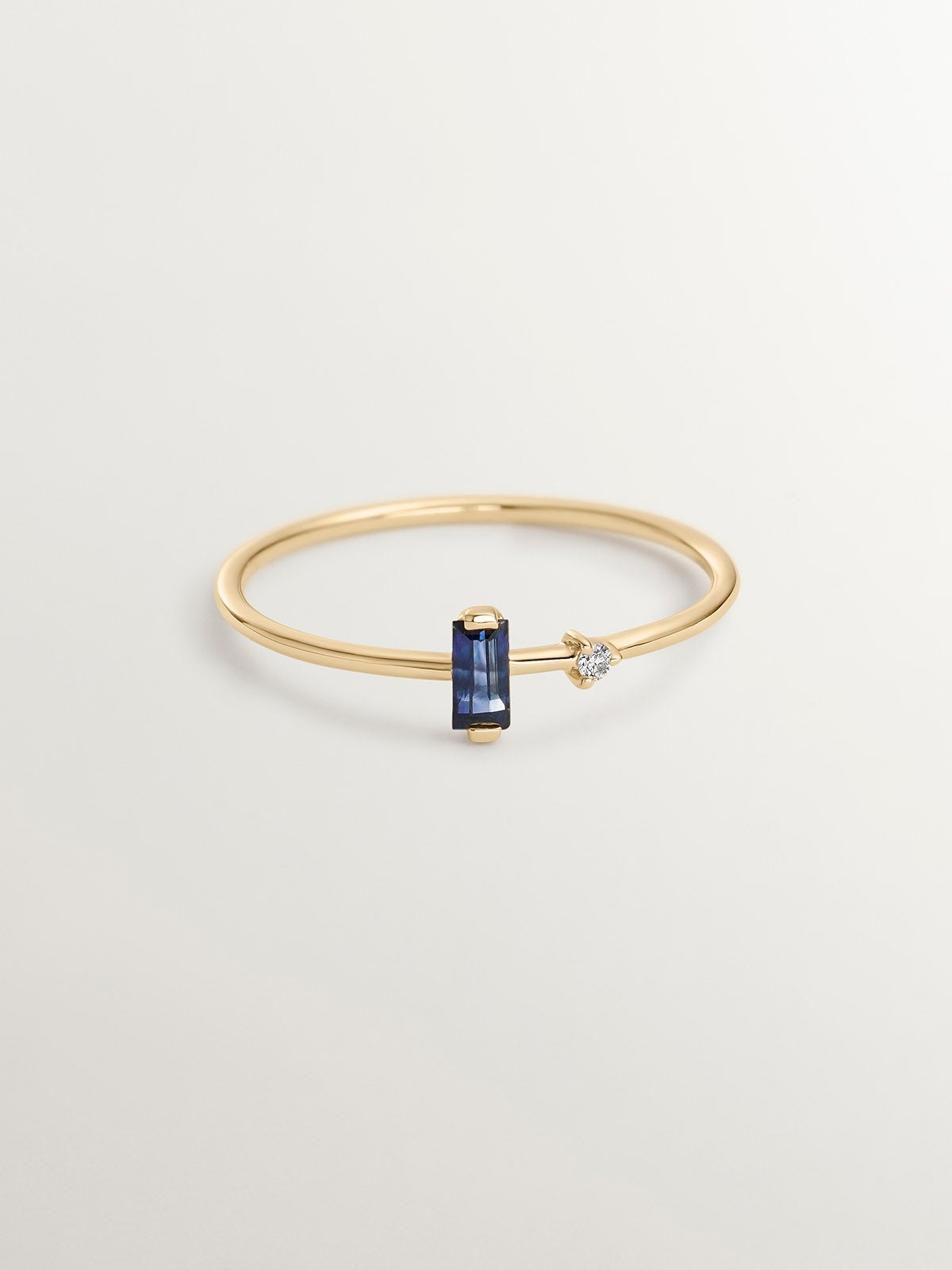 9K Yellow Gold Solitaire Ring with Blue Sapphire and Diamond