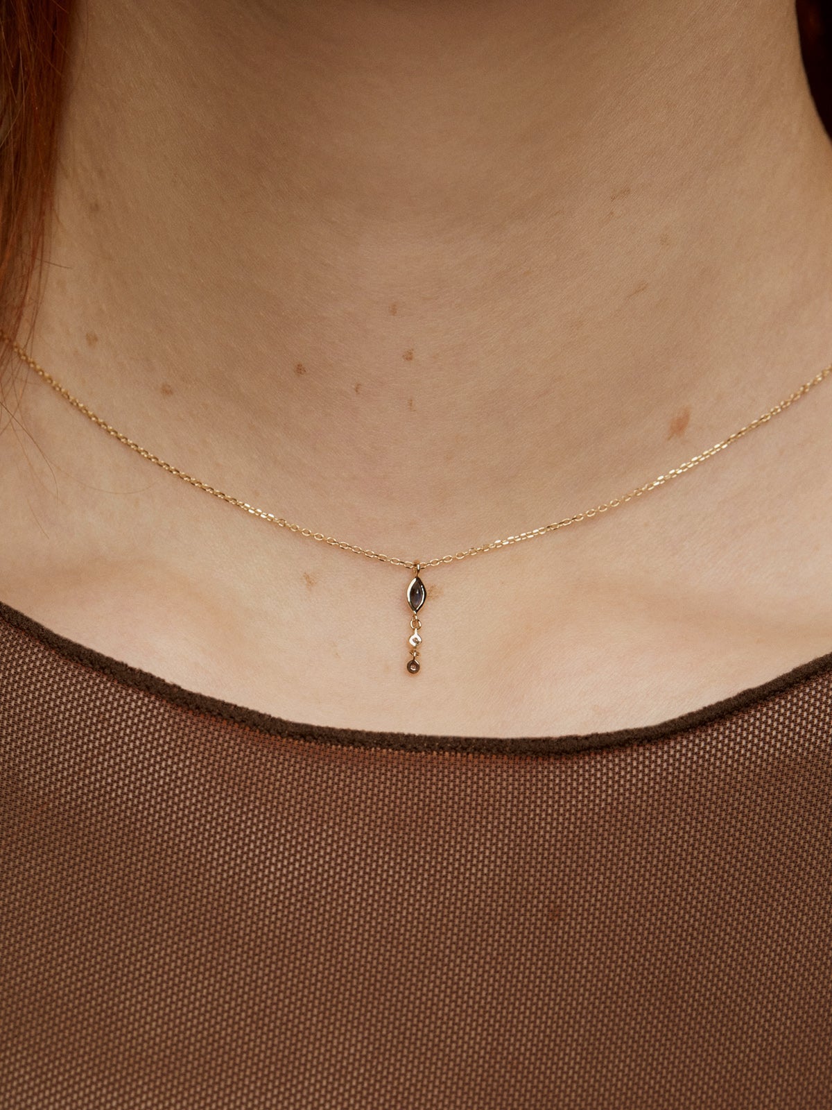 9K Yellow Gold Pendant with Blue Sapphire and Diamonds