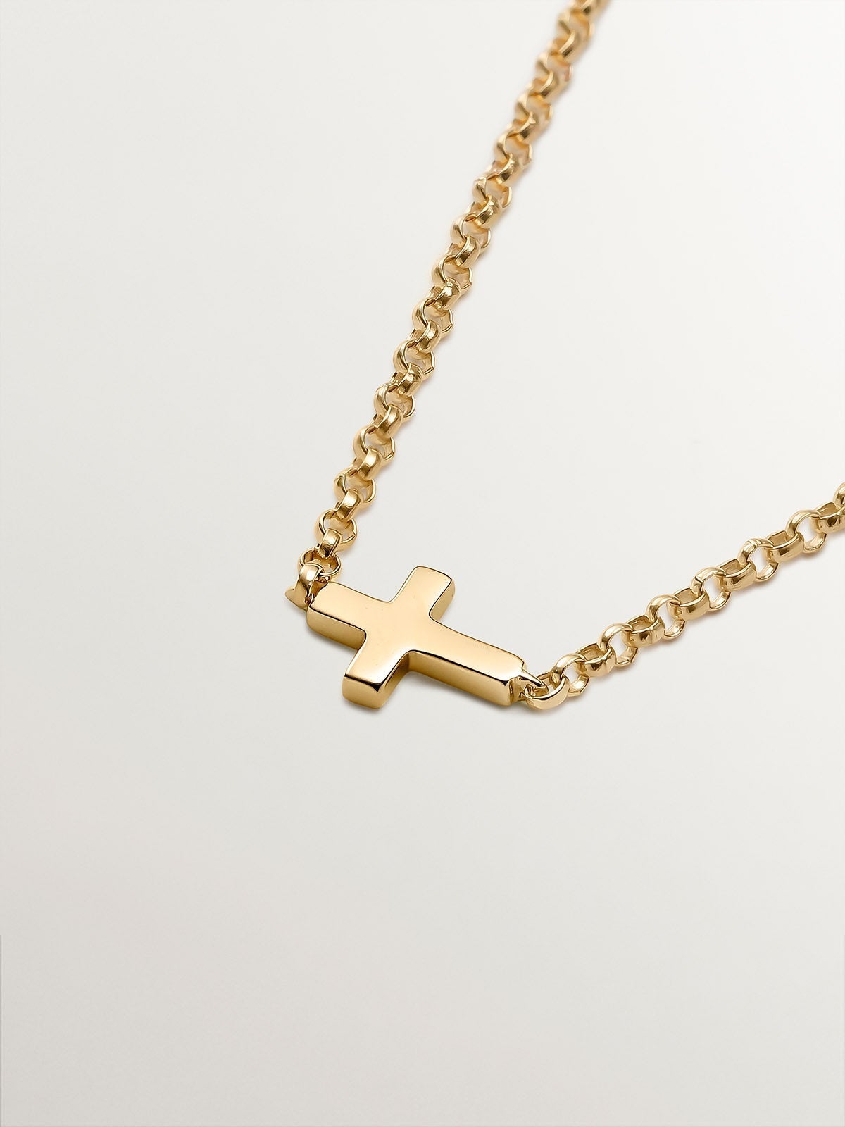 9K Yellow Gold Bracelet with Cross