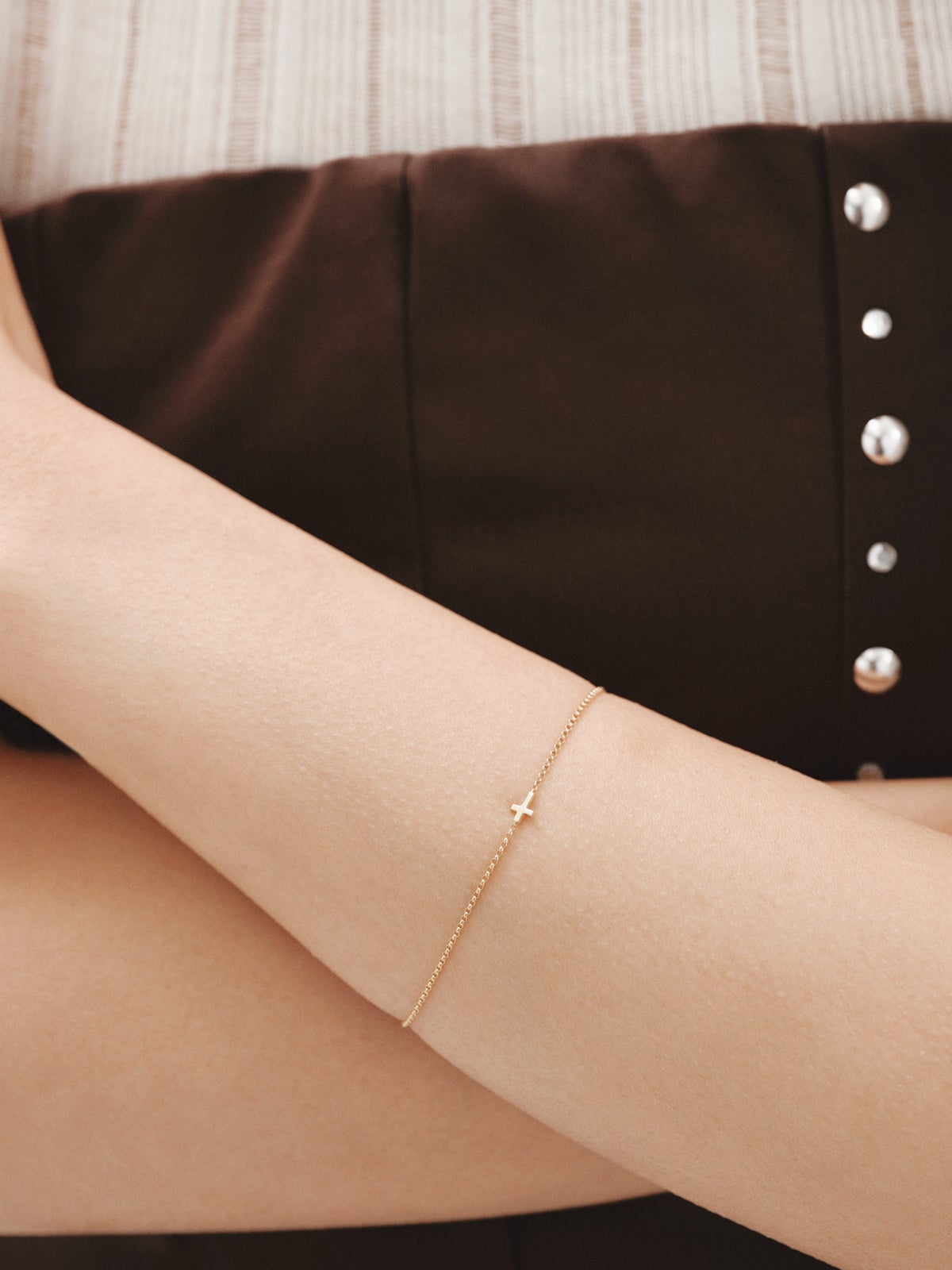 9K Yellow Gold Bracelet with Cross