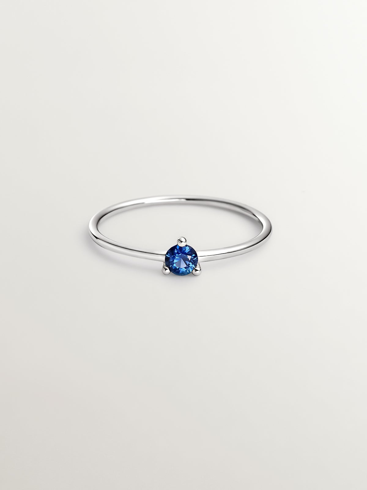 9K White Gold Ring with Blue Sapphire