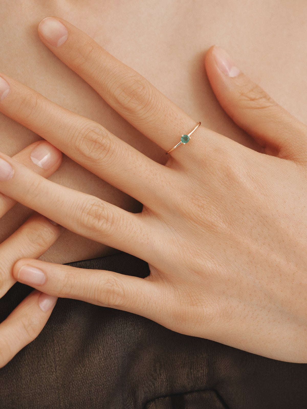 9K Yellow Gold Ring with Green Emerald