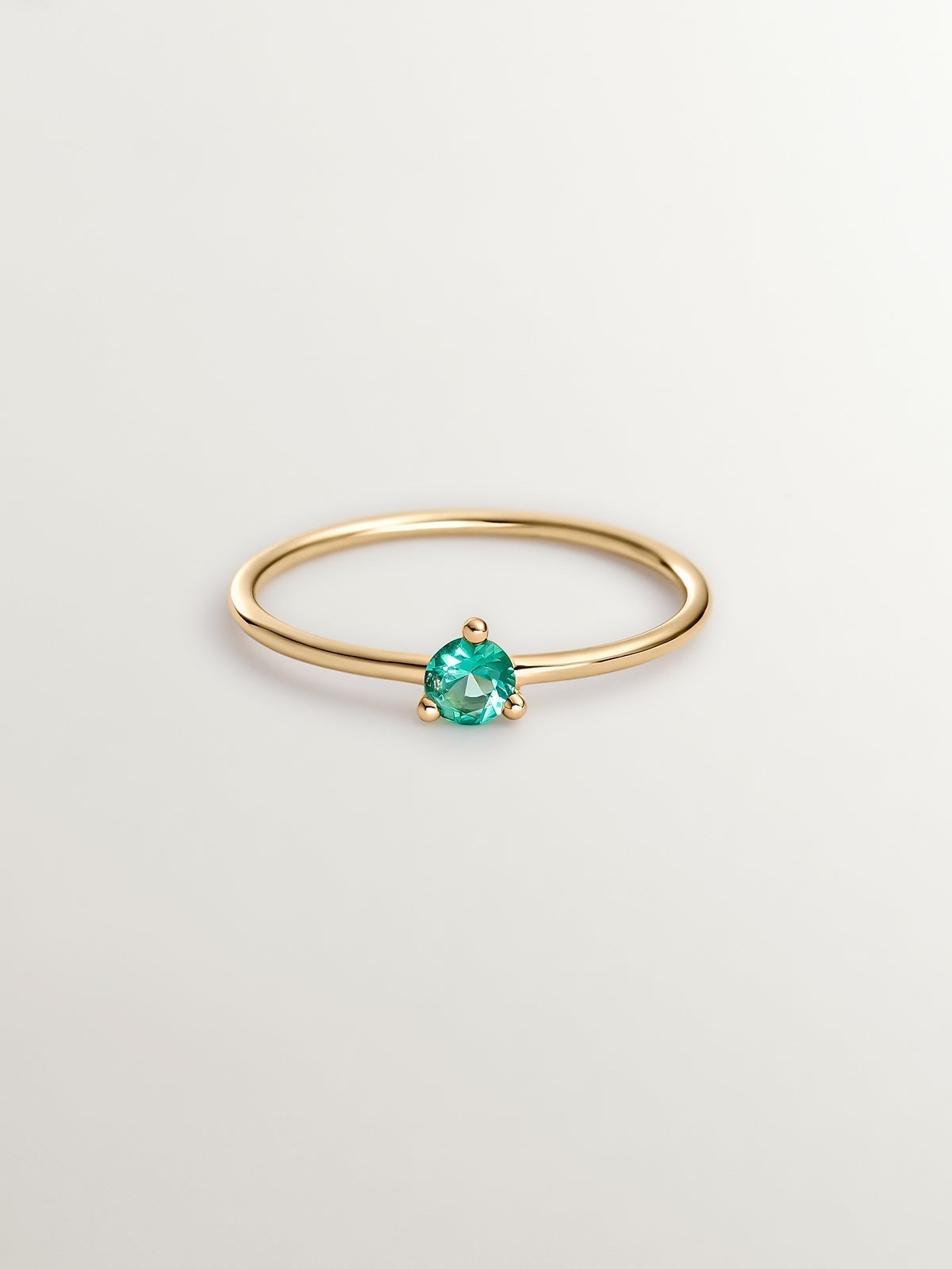 9K Yellow Gold Ring with Green Emerald